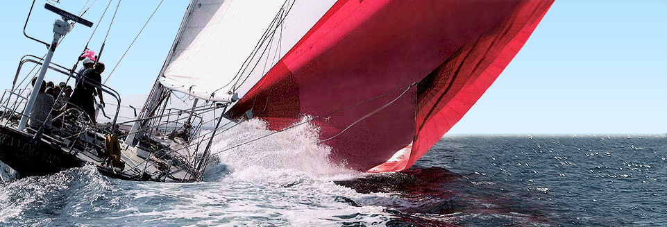 location de bateaux de légende avec skipper pour des croisières, des sorties, des régates, l'organisation d'évènements voile,Bretagne et Méditerranée,Saint Malo, Marseille